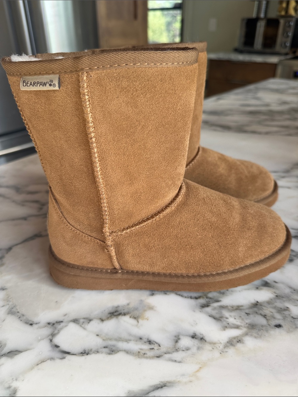 BearPaw Emma Sheepskin Suede Wool Lining Chestnut Pull-On Boots Youth size 2